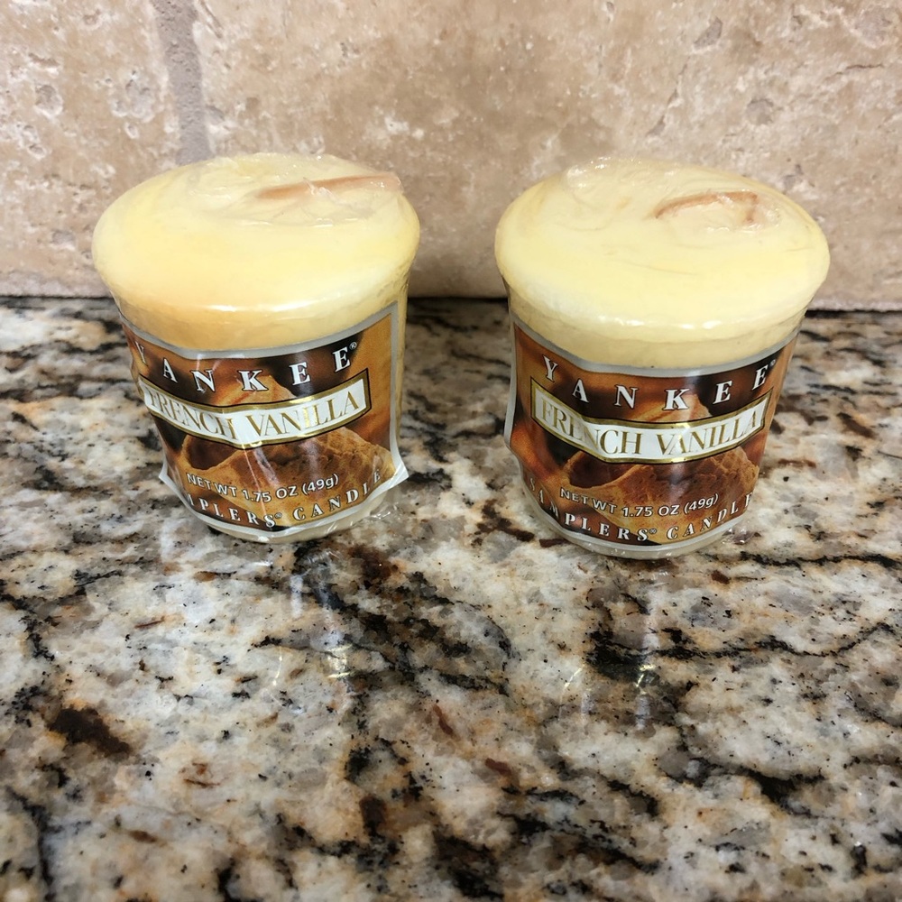 1️⃣6️⃣ Pieces Assortment of Year-Round Candles 🕯️ 🥧🎅🏻☀️ - Picture 3 of 13